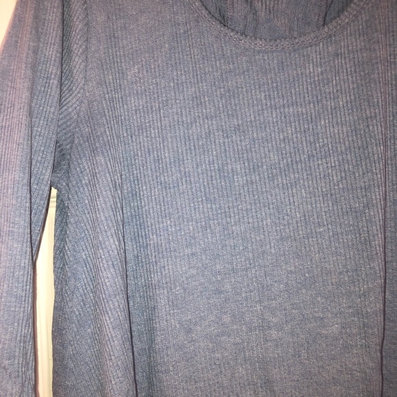 VIsion USA • Gray | Blue Cut Out • Tie - Up Back • Long Sleeve Top - Picture 4 of 9